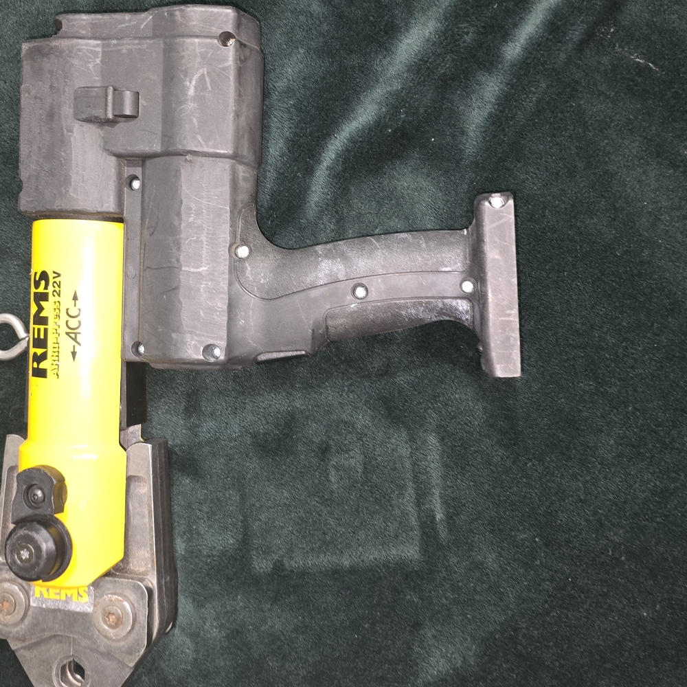 REMS 22v Electric Hydraulic Tool in Yellow and Black Pipe Press Untested